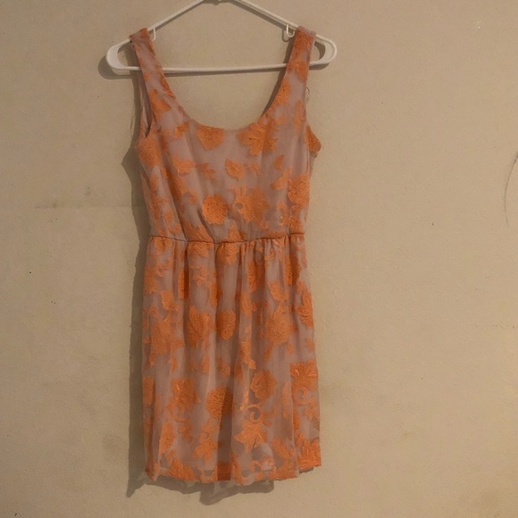 Summer dress - Picture 1 of 3